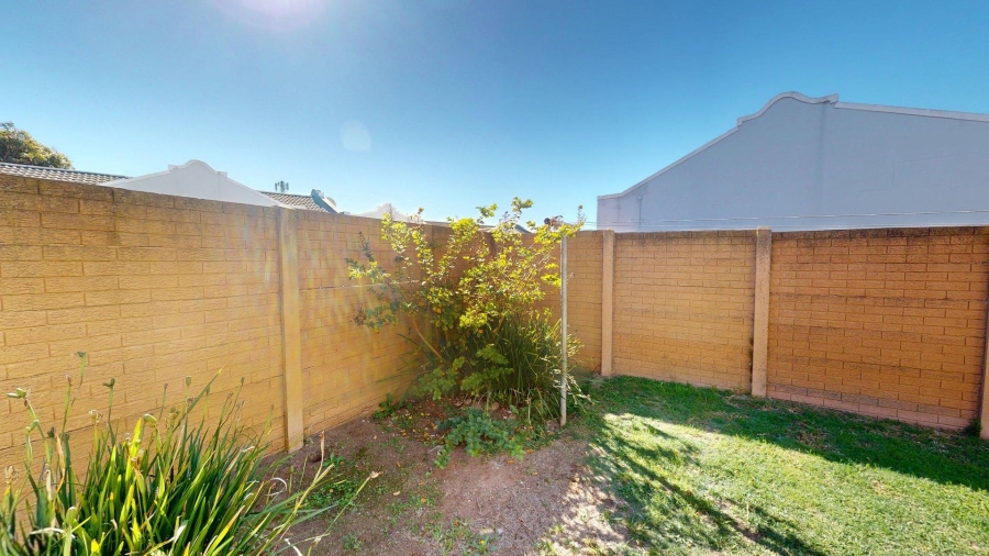 2 Bedroom Property for Sale in Kabega Park Eastern Cape